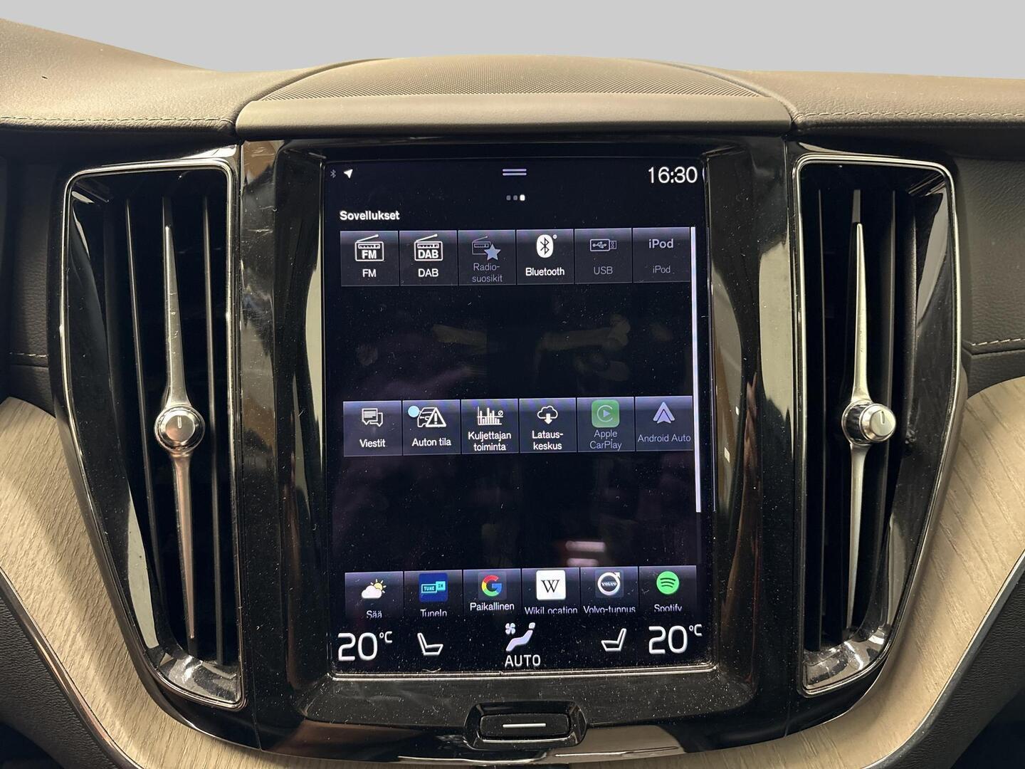 VOLVO XC60 2021