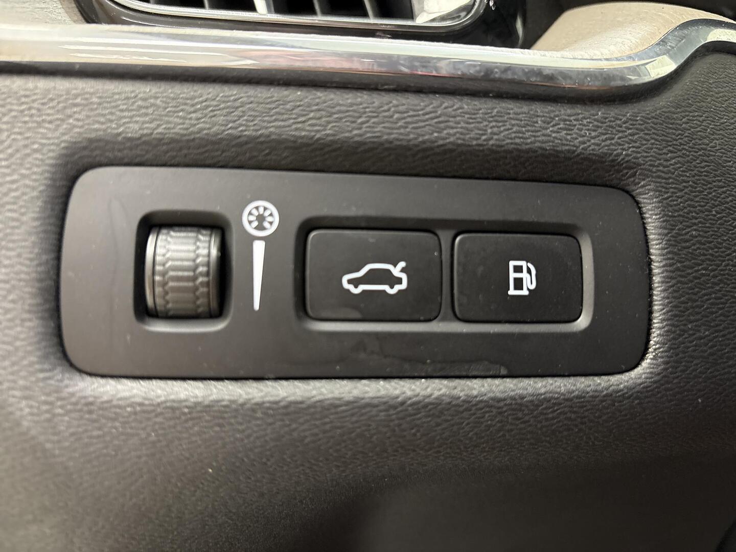 VOLVO XC60 2021