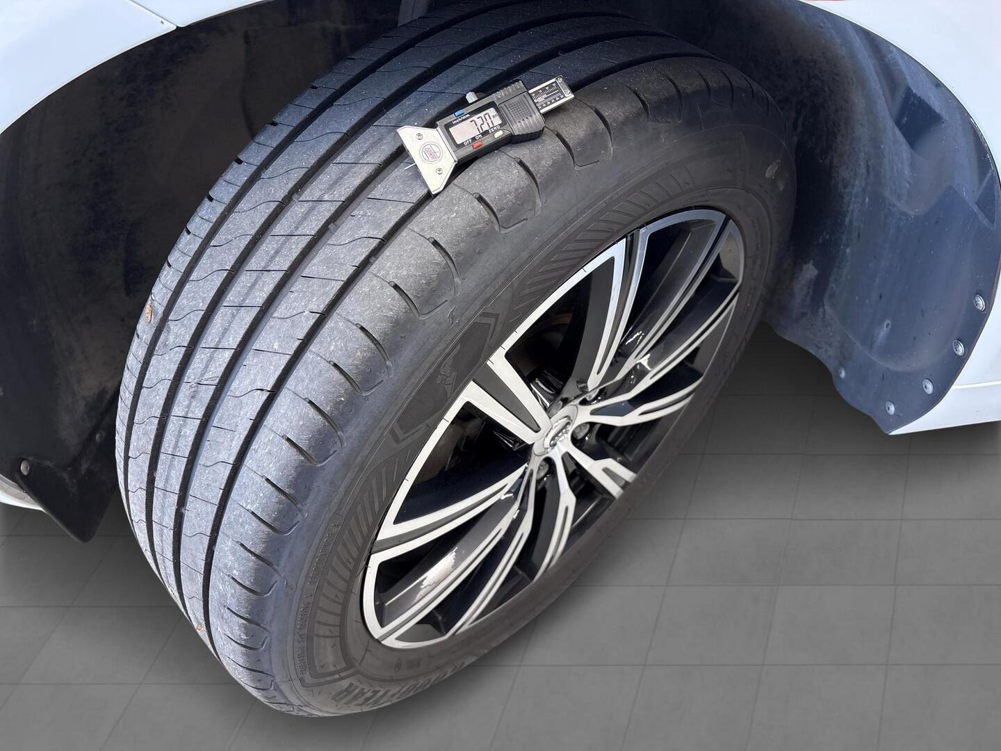 VOLVO XC60 2021