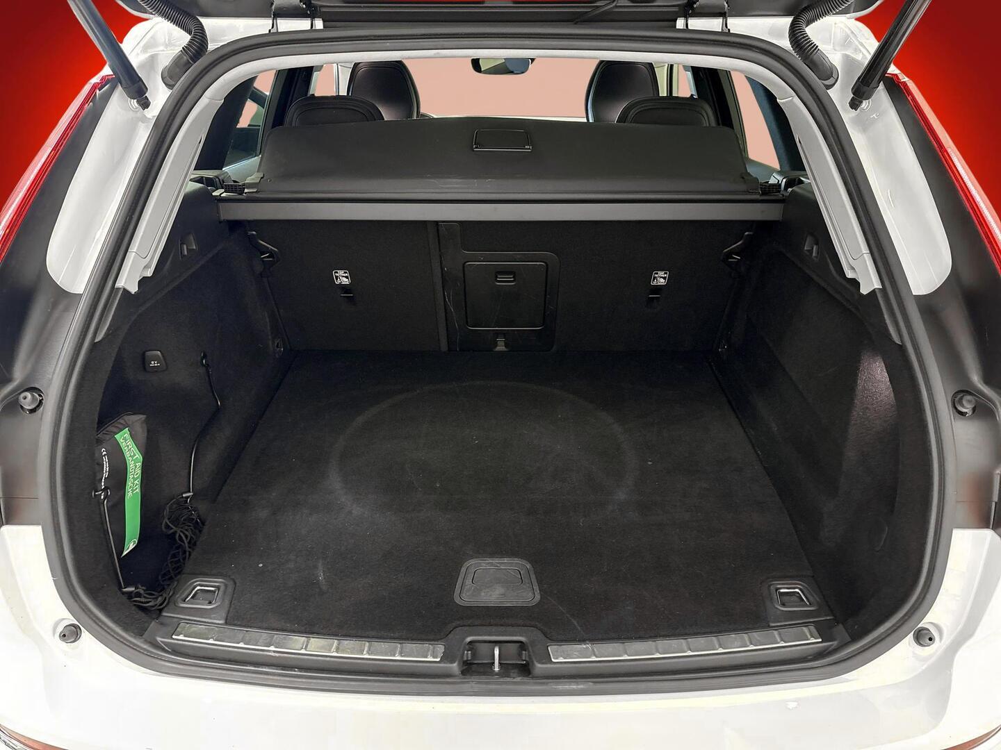 VOLVO XC60 2021