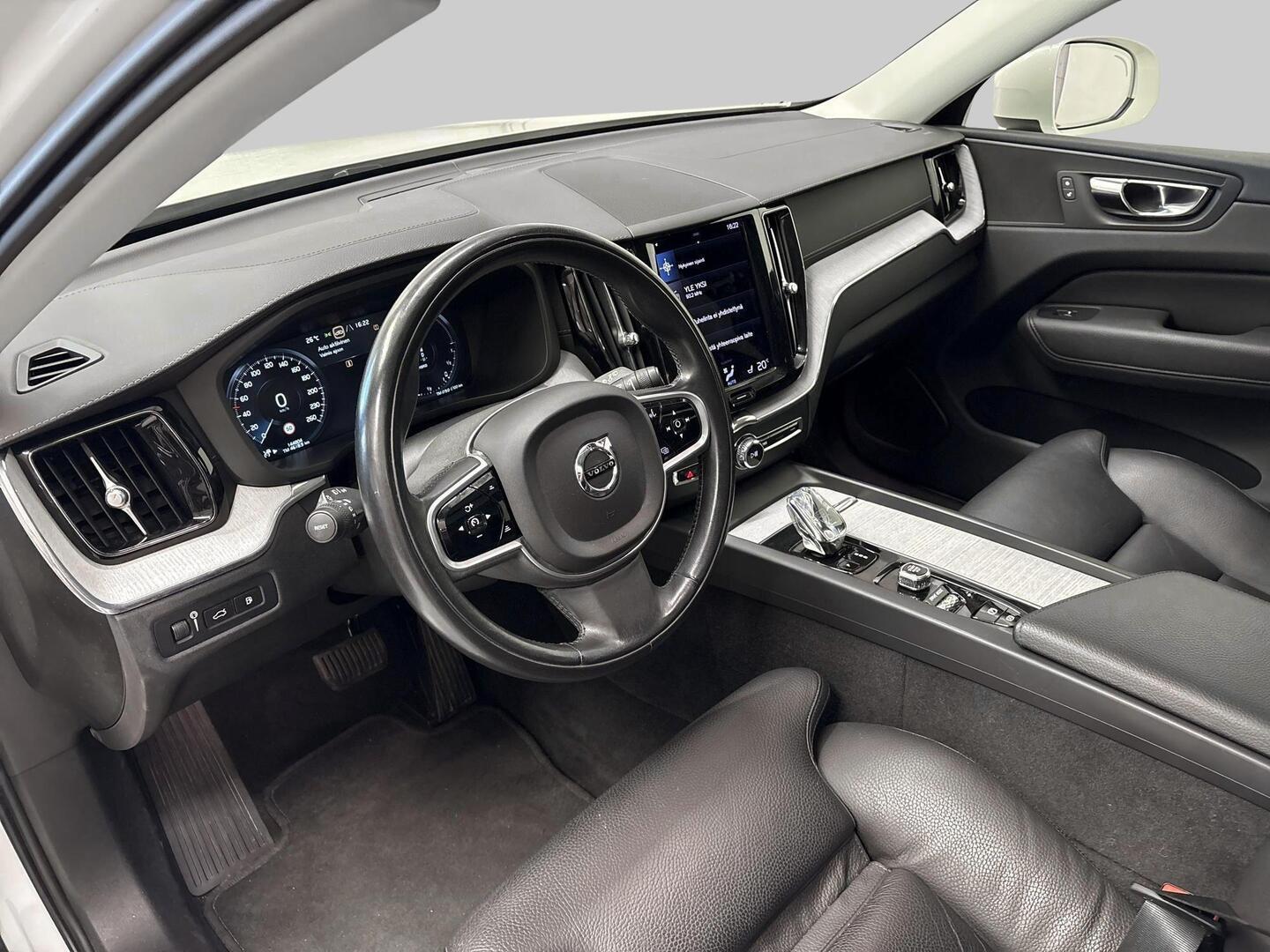 VOLVO XC60 2021