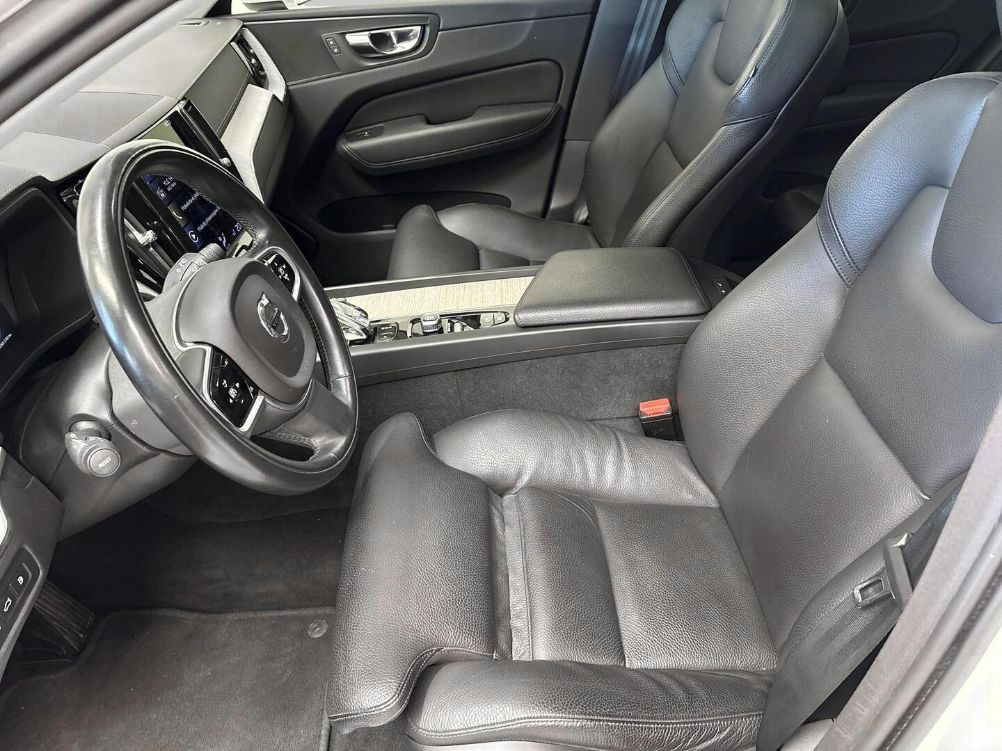 VOLVO XC60 2021