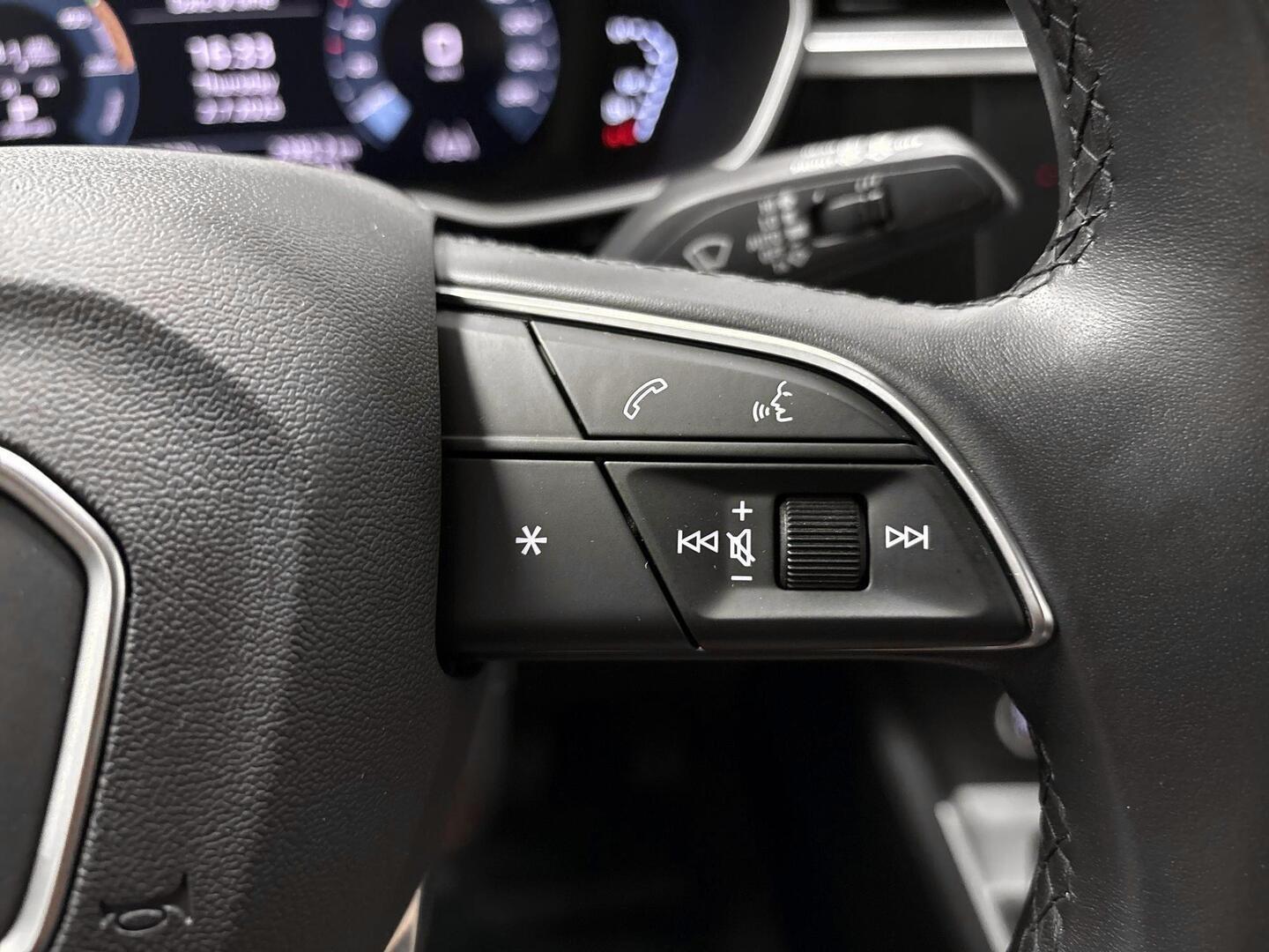 AUDI Q3 2021