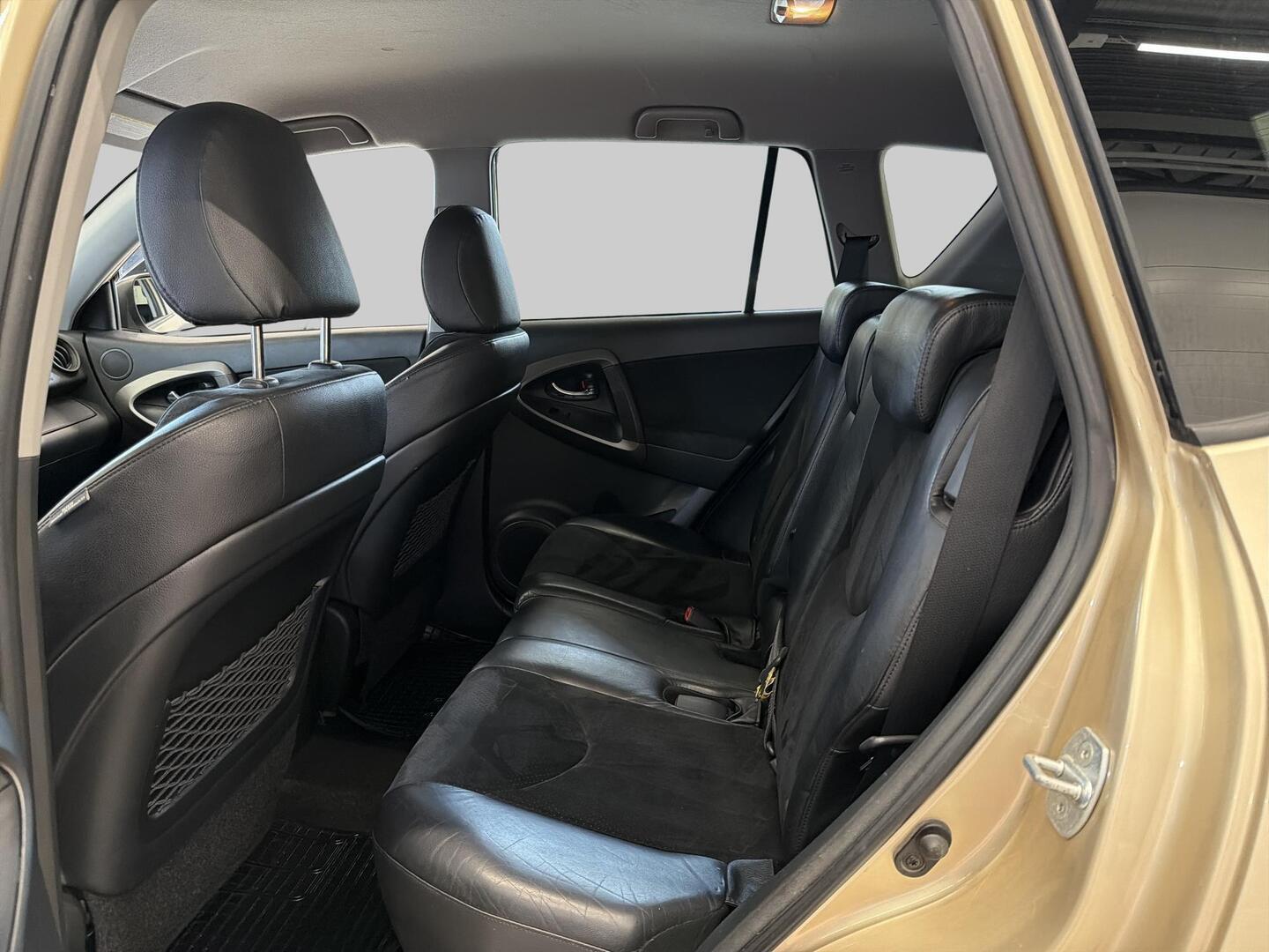 TOYOTA RAV4 2012