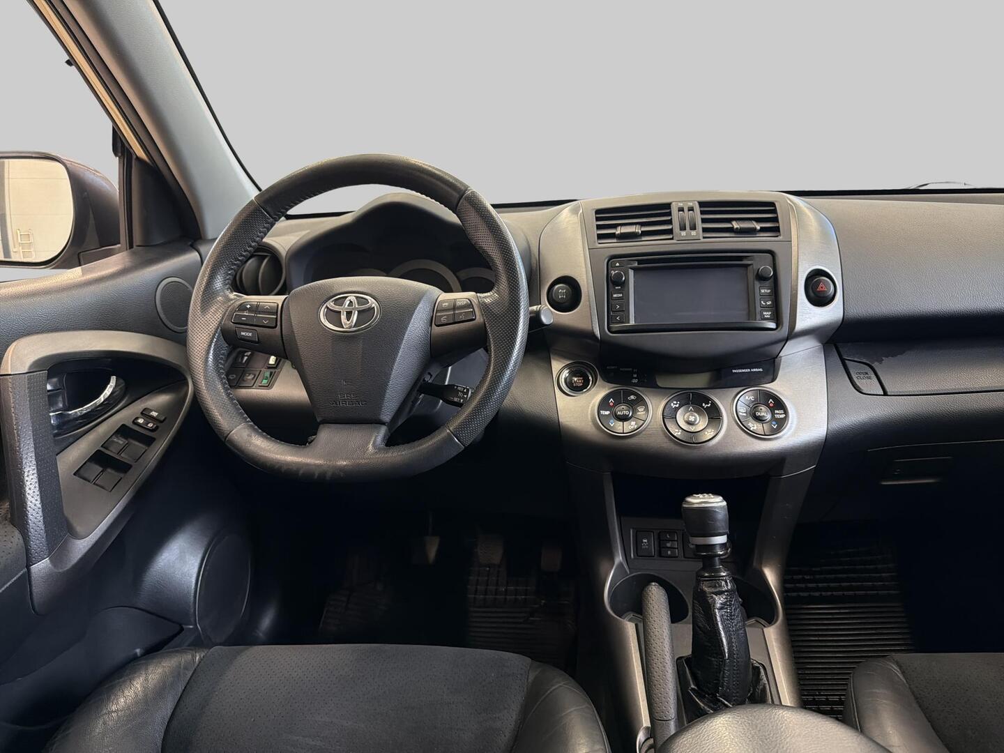 TOYOTA RAV4 2012