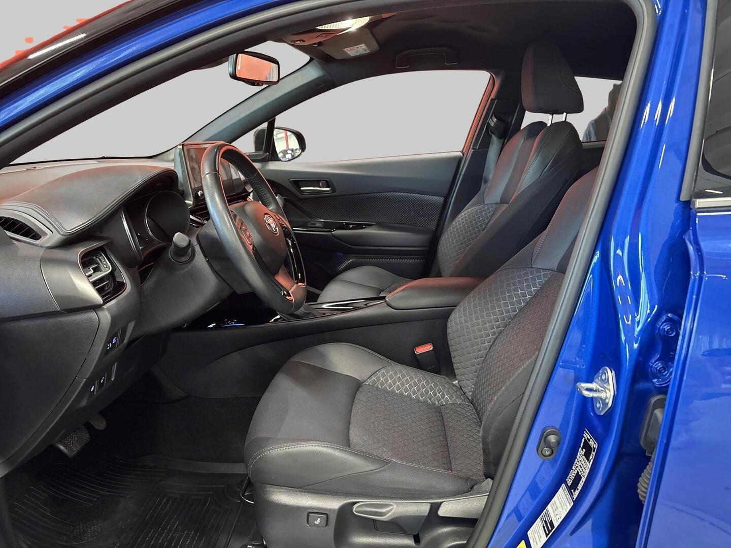TOYOTA C-HR 2023