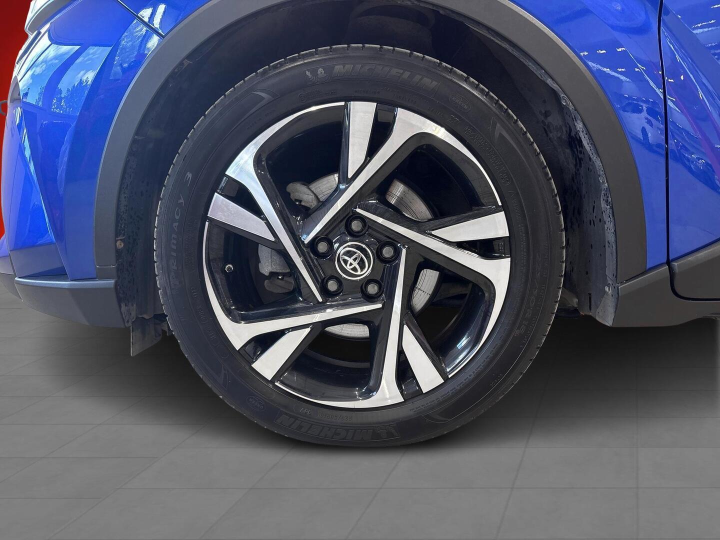 TOYOTA C-HR 2023