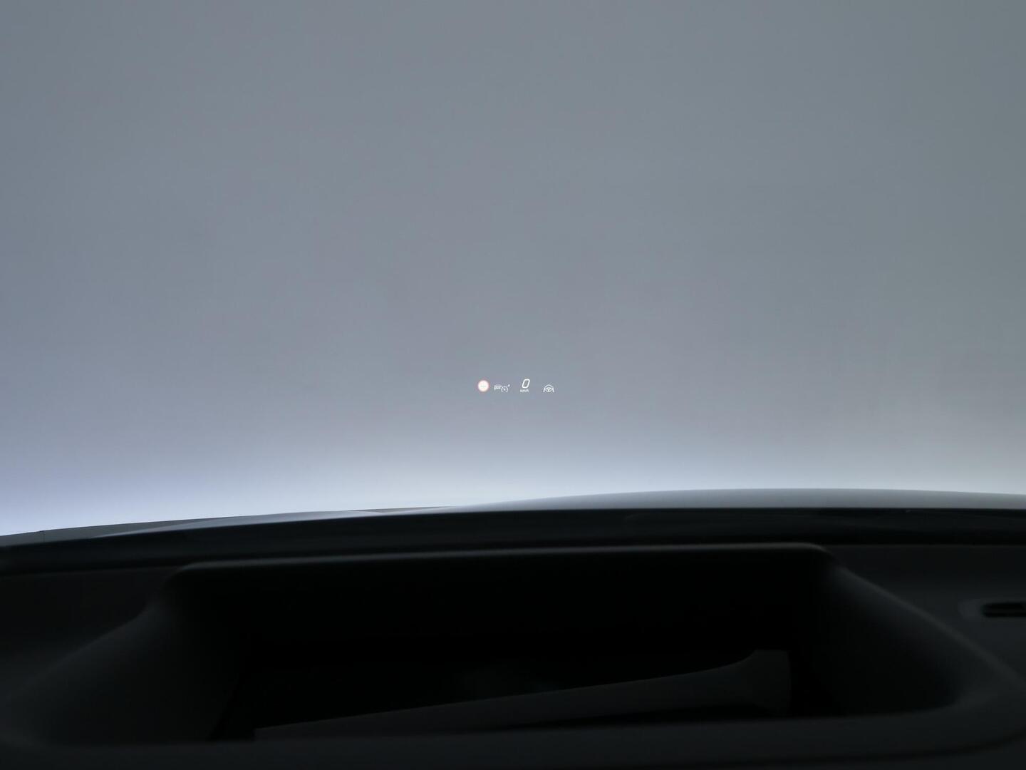 MERCEDES-BENZ EQE 2025