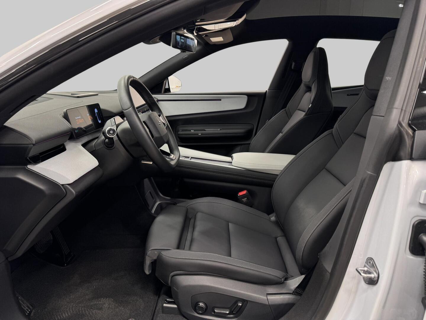 POLESTAR 4 2025