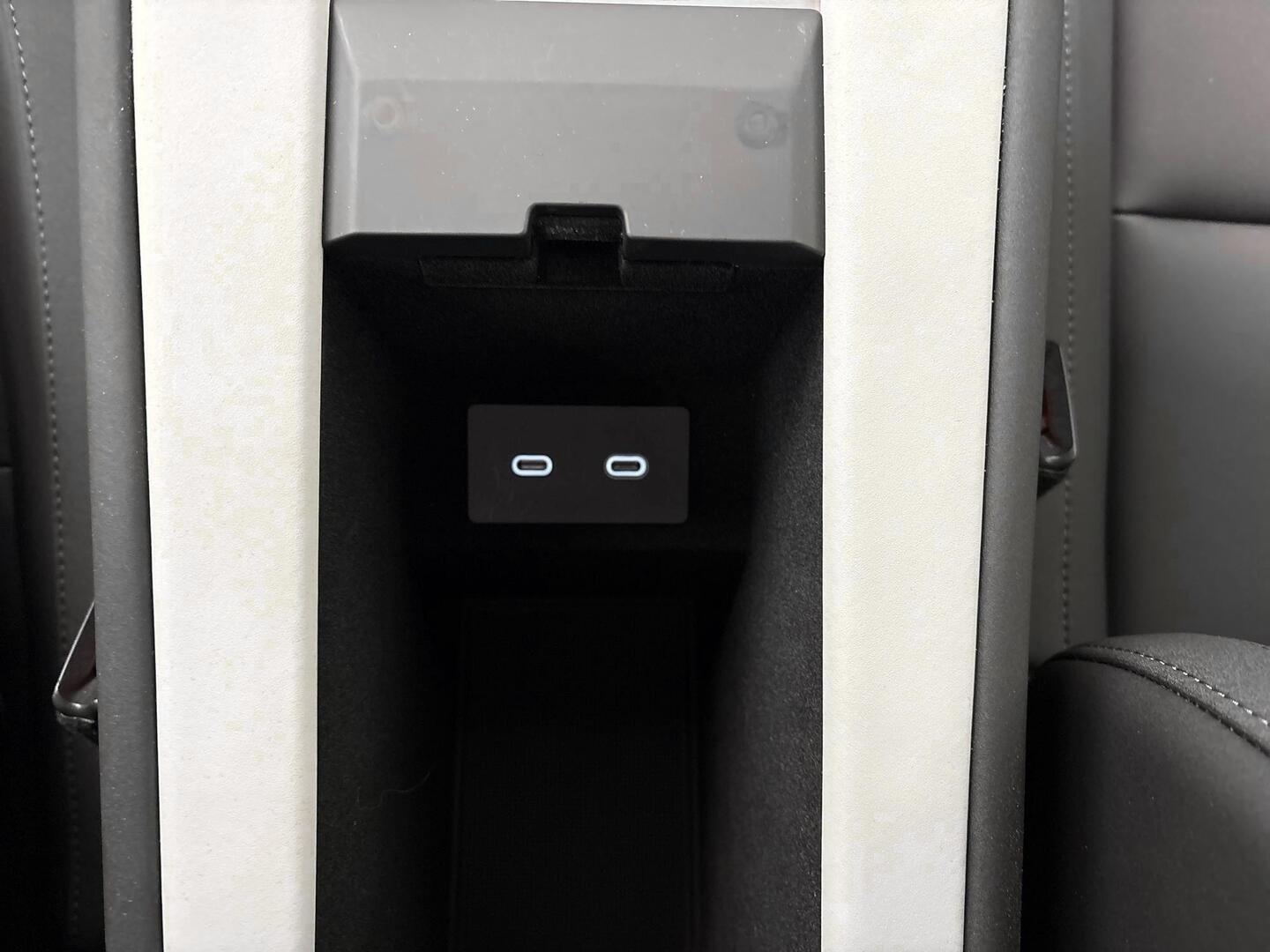 POLESTAR 4 2025
