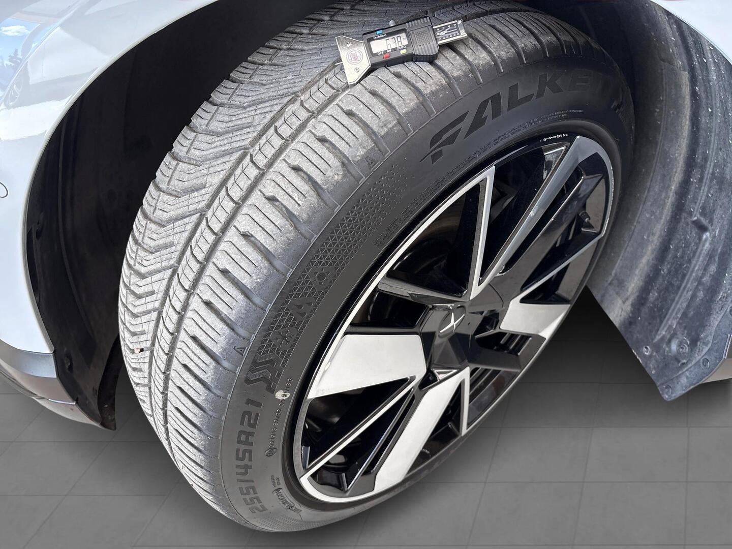 POLESTAR 4 2025