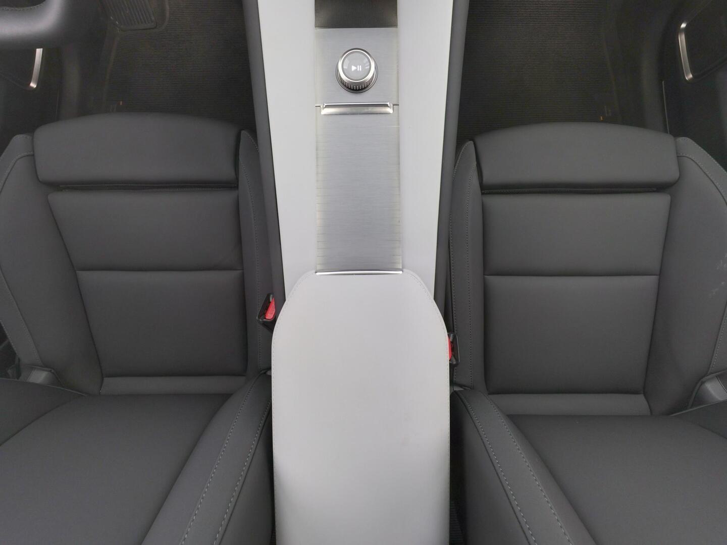 POLESTAR 4 2025