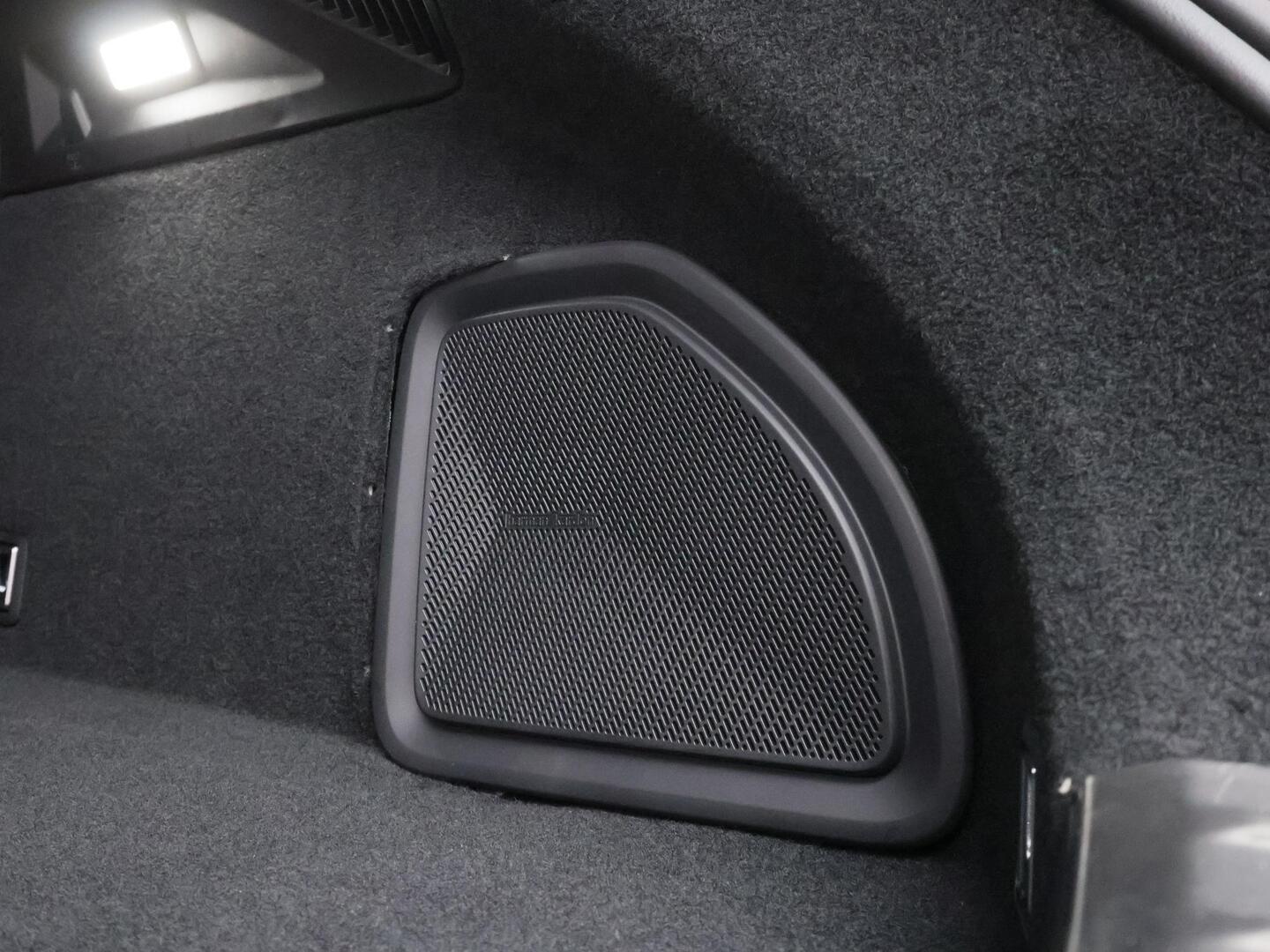 POLESTAR 4 2025