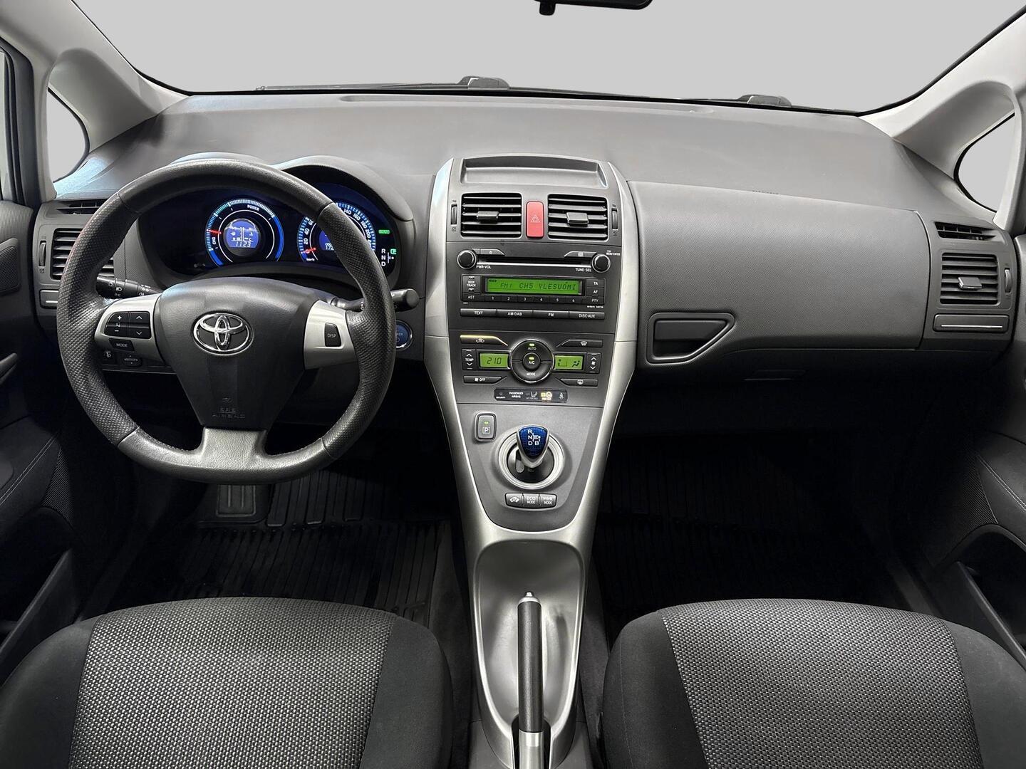 TOYOTA Auris 2012