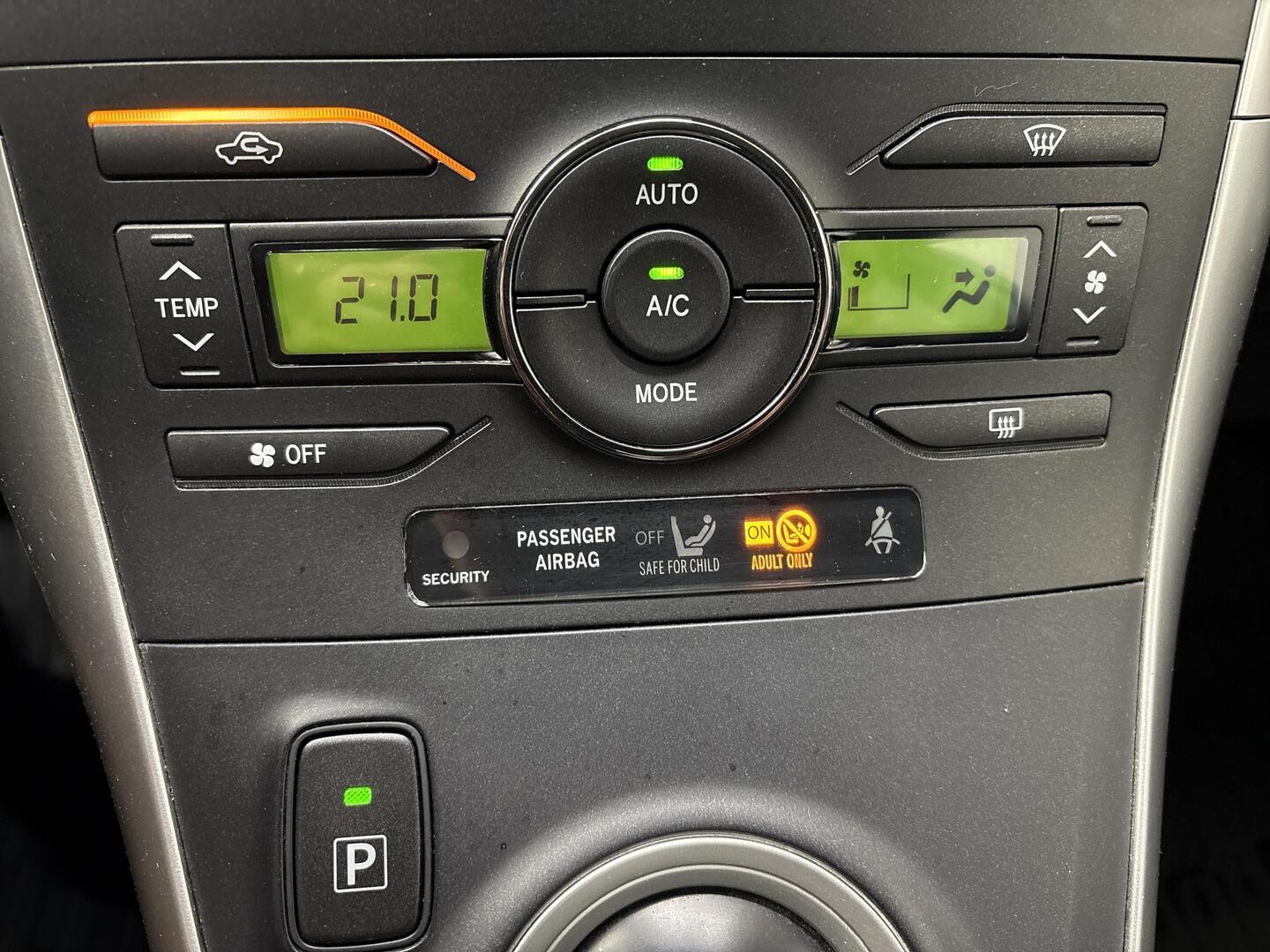 TOYOTA Auris 2012