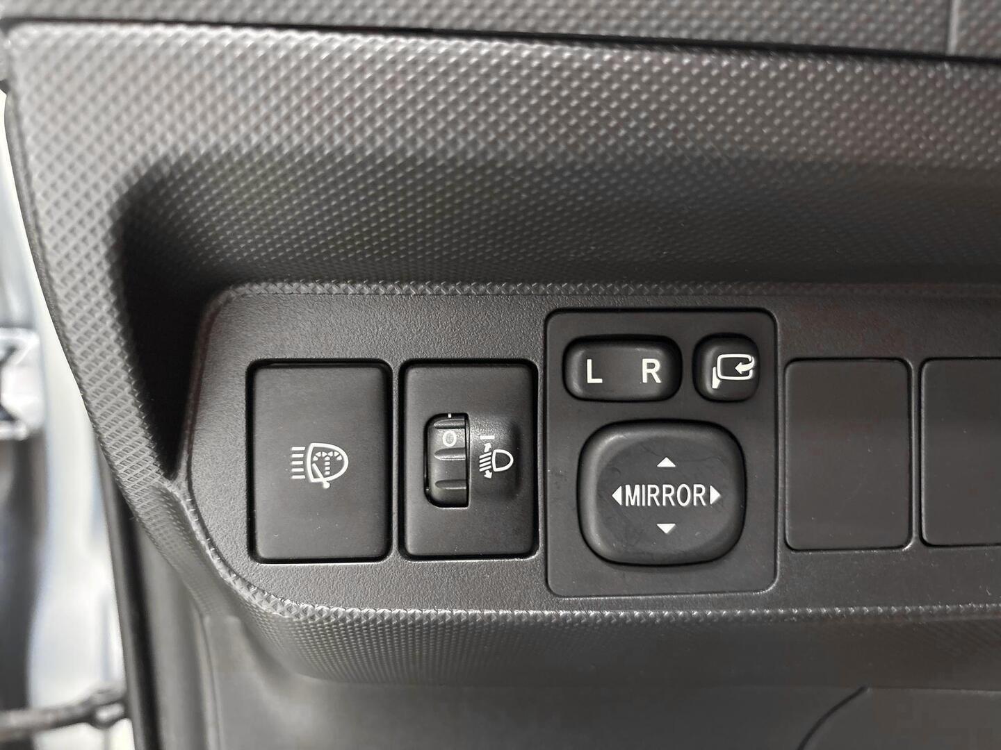 TOYOTA Auris 2012