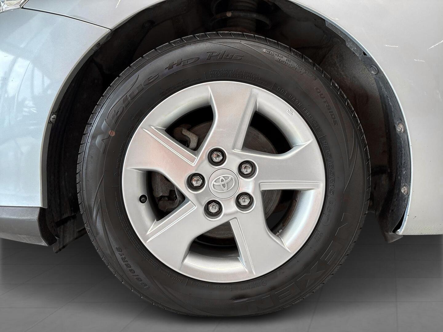 TOYOTA Auris 2012