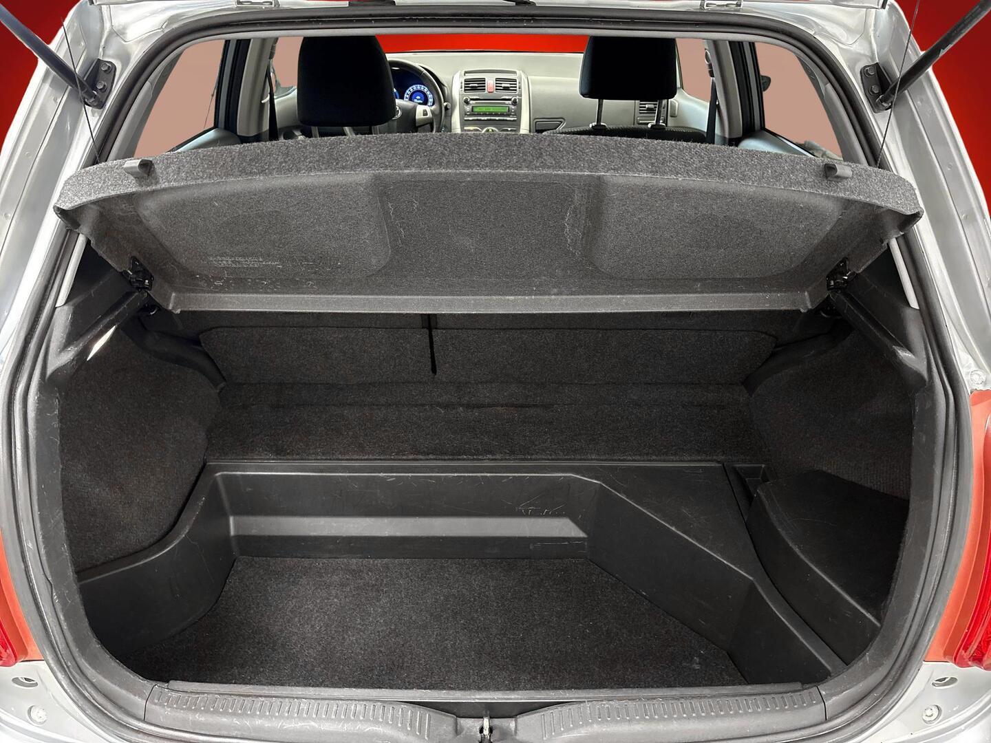 TOYOTA Auris 2012