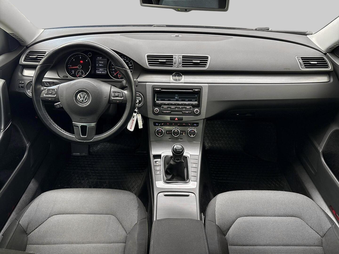VOLKSWAGEN Passat 2014