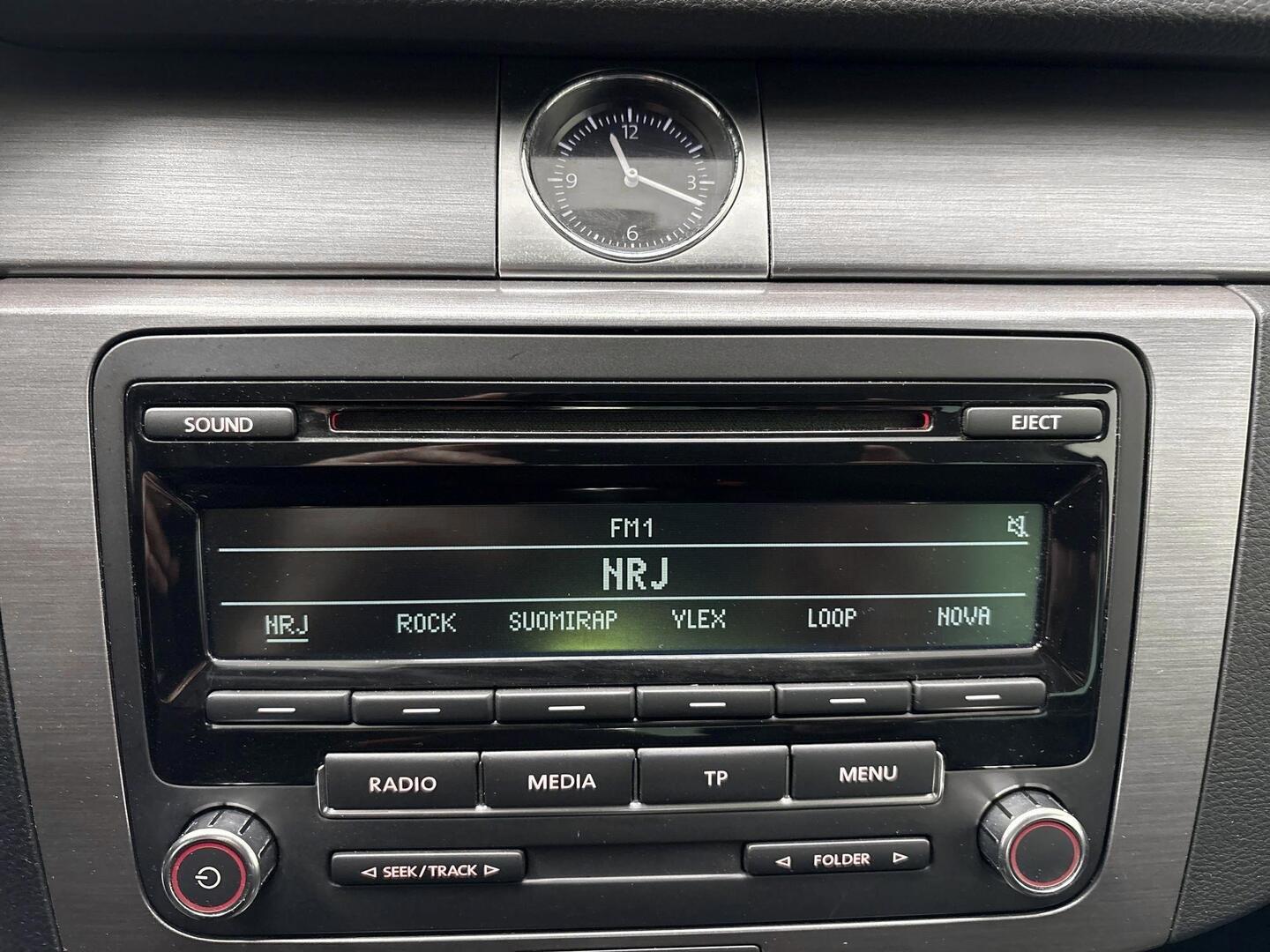 VOLKSWAGEN Passat 2014