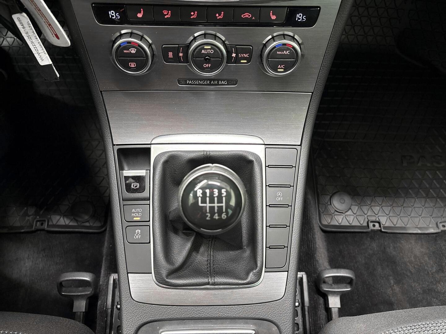VOLKSWAGEN Passat 2014