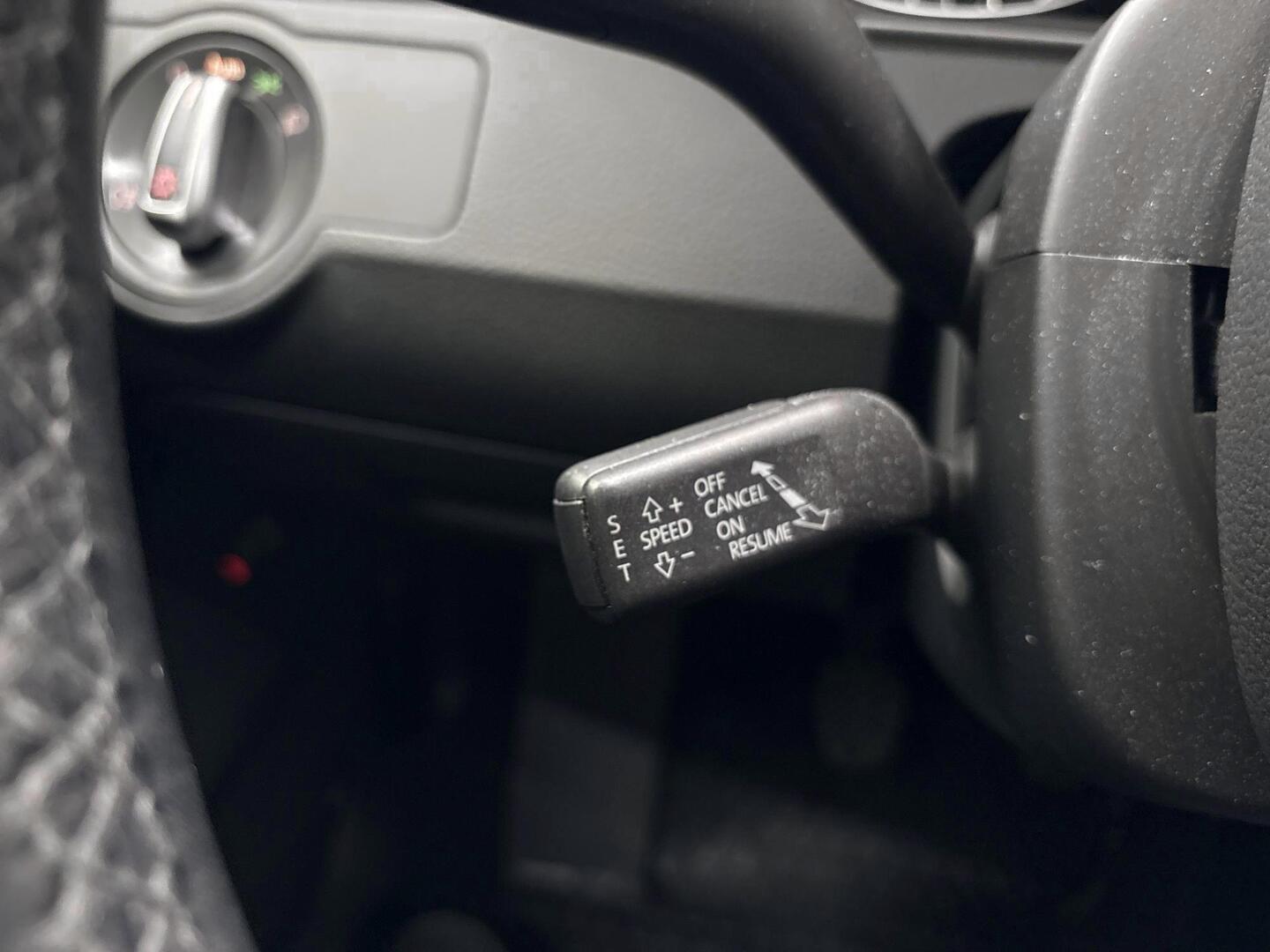 VOLKSWAGEN Passat 2014