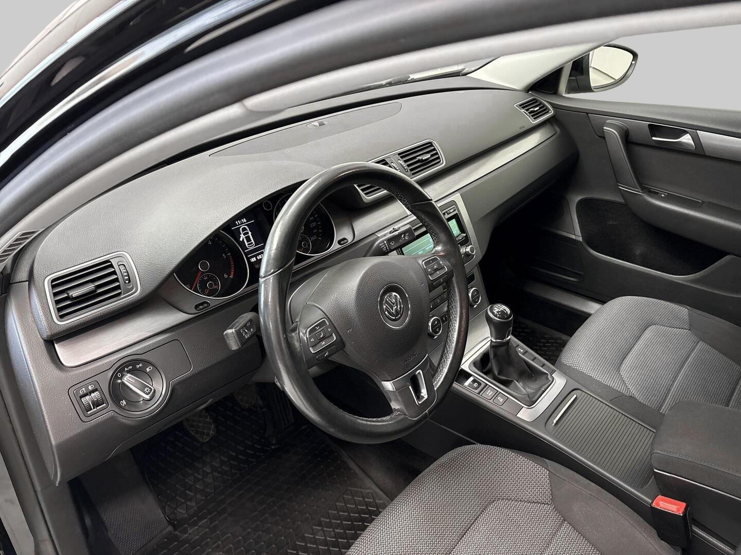 VOLKSWAGEN Passat 2014