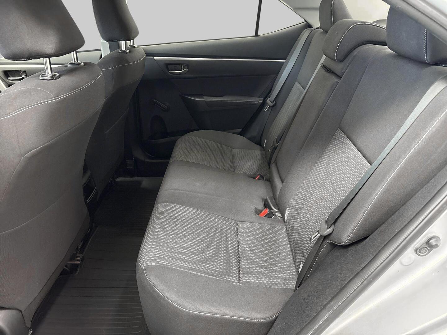 TOYOTA Corolla 2015