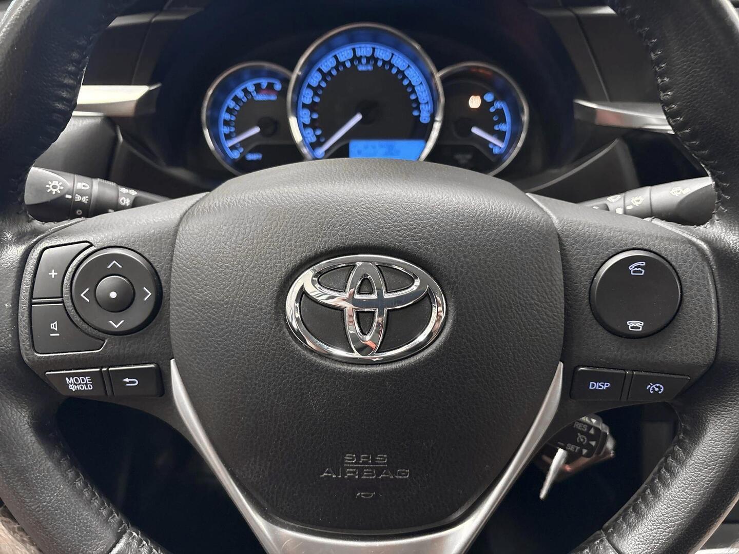 TOYOTA Corolla 2015