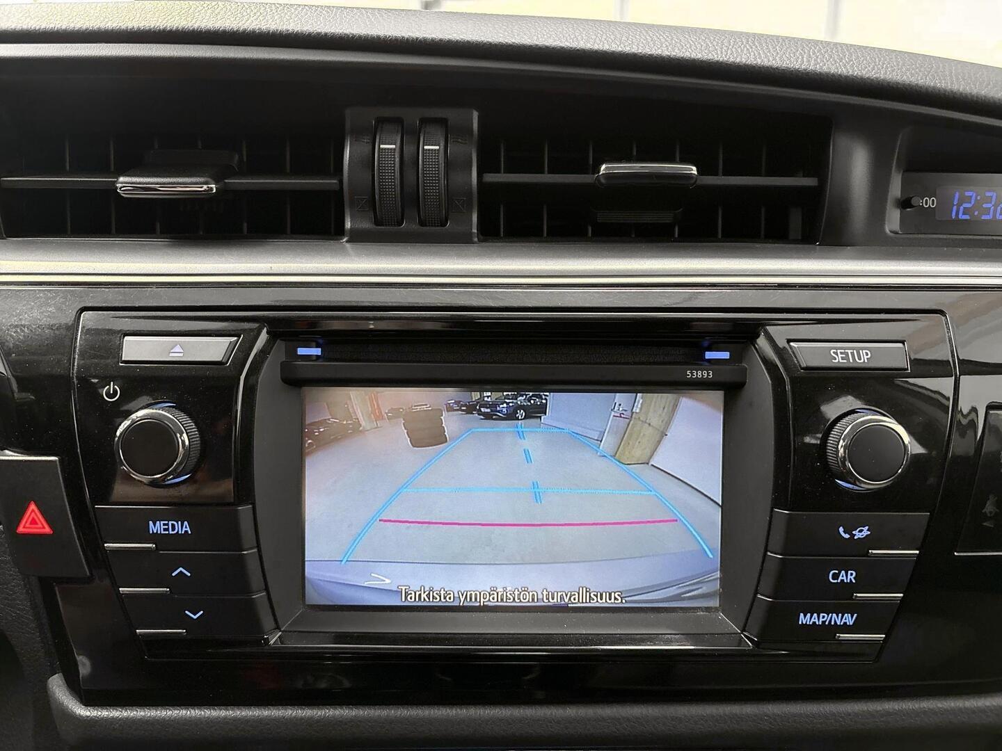 TOYOTA Corolla 2015
