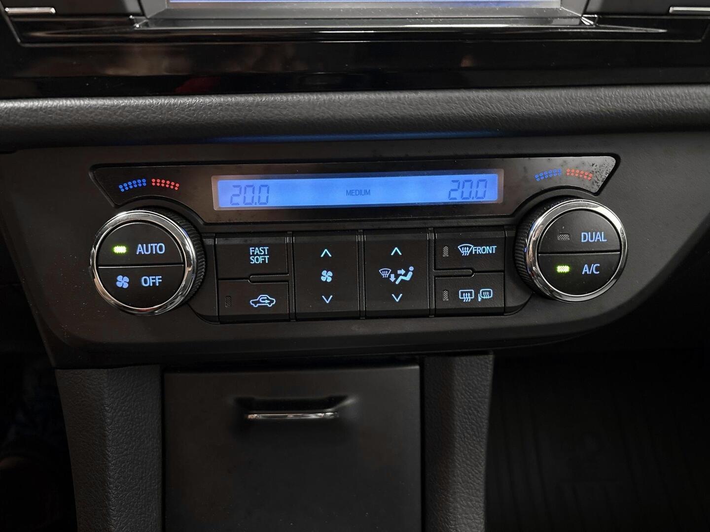 TOYOTA Corolla 2015