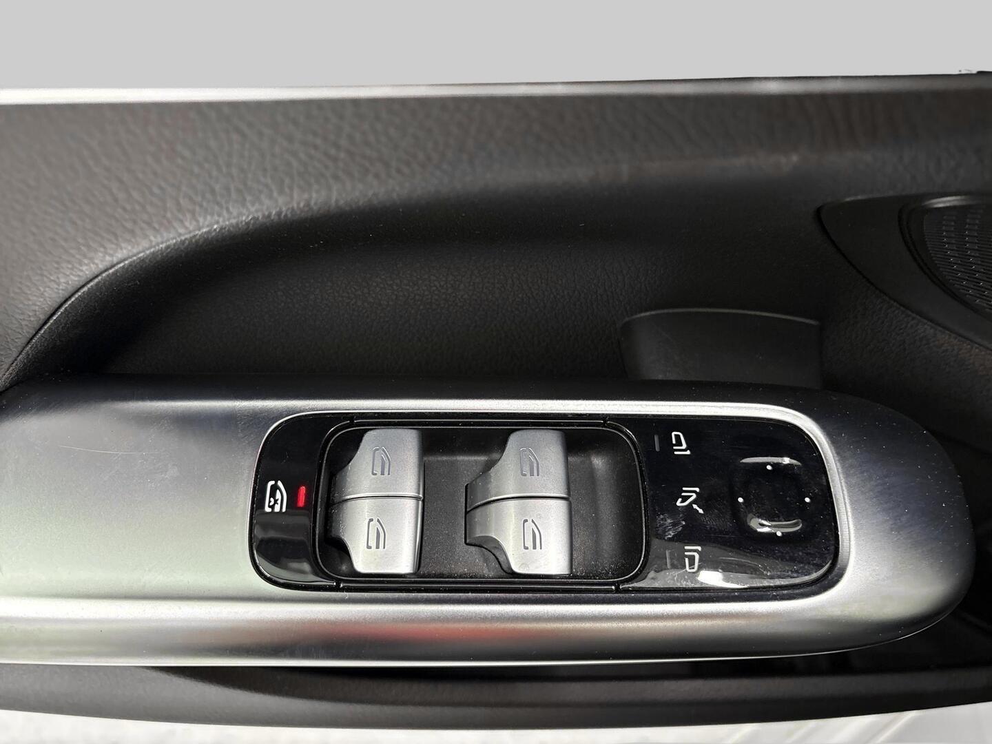 MERCEDES-BENZ C 2022