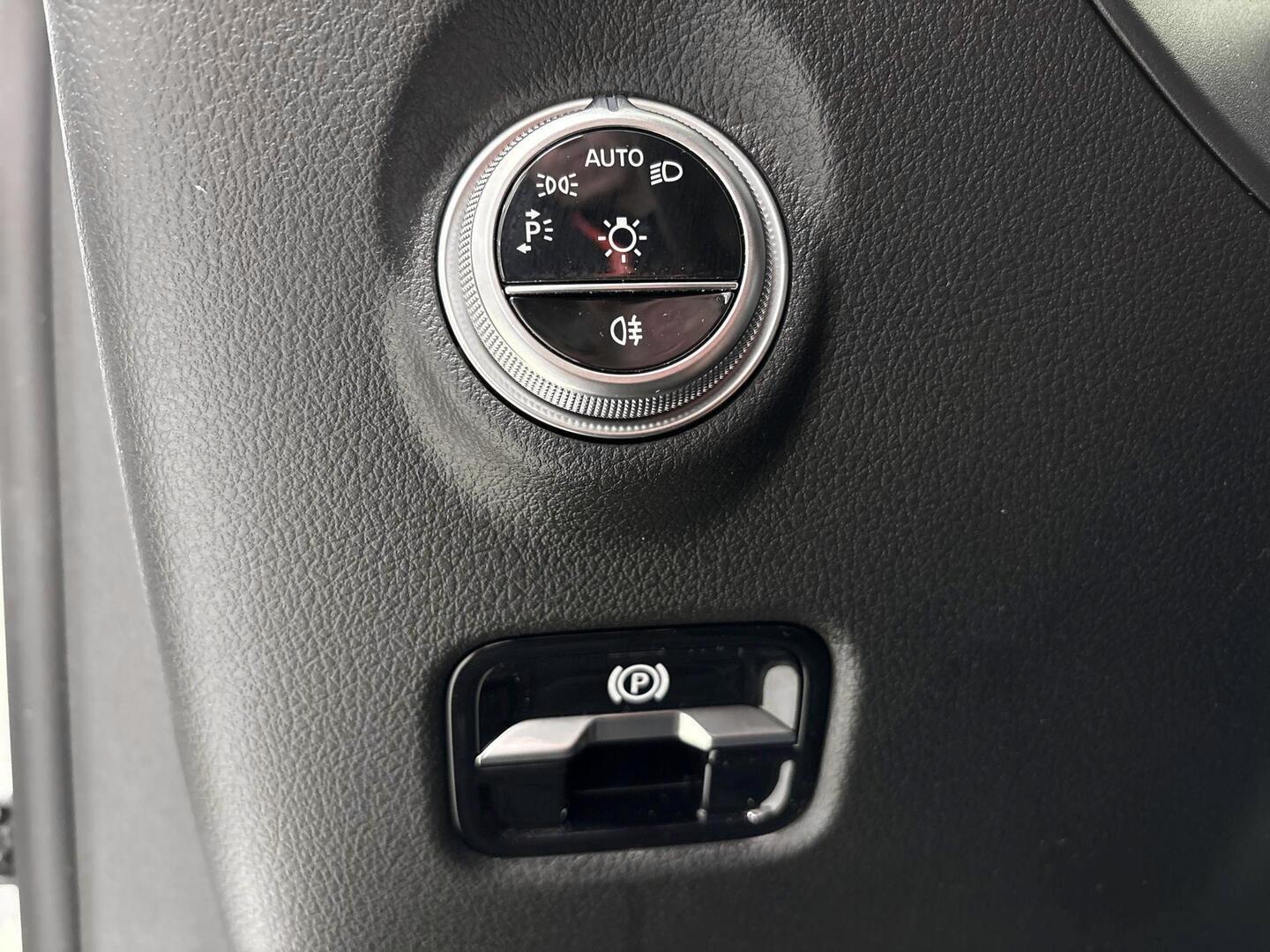 MERCEDES-BENZ C 2022