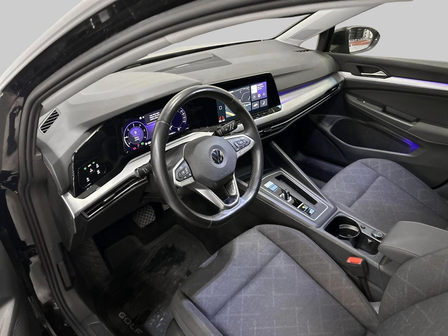 VOLKSWAGEN Golf 2021