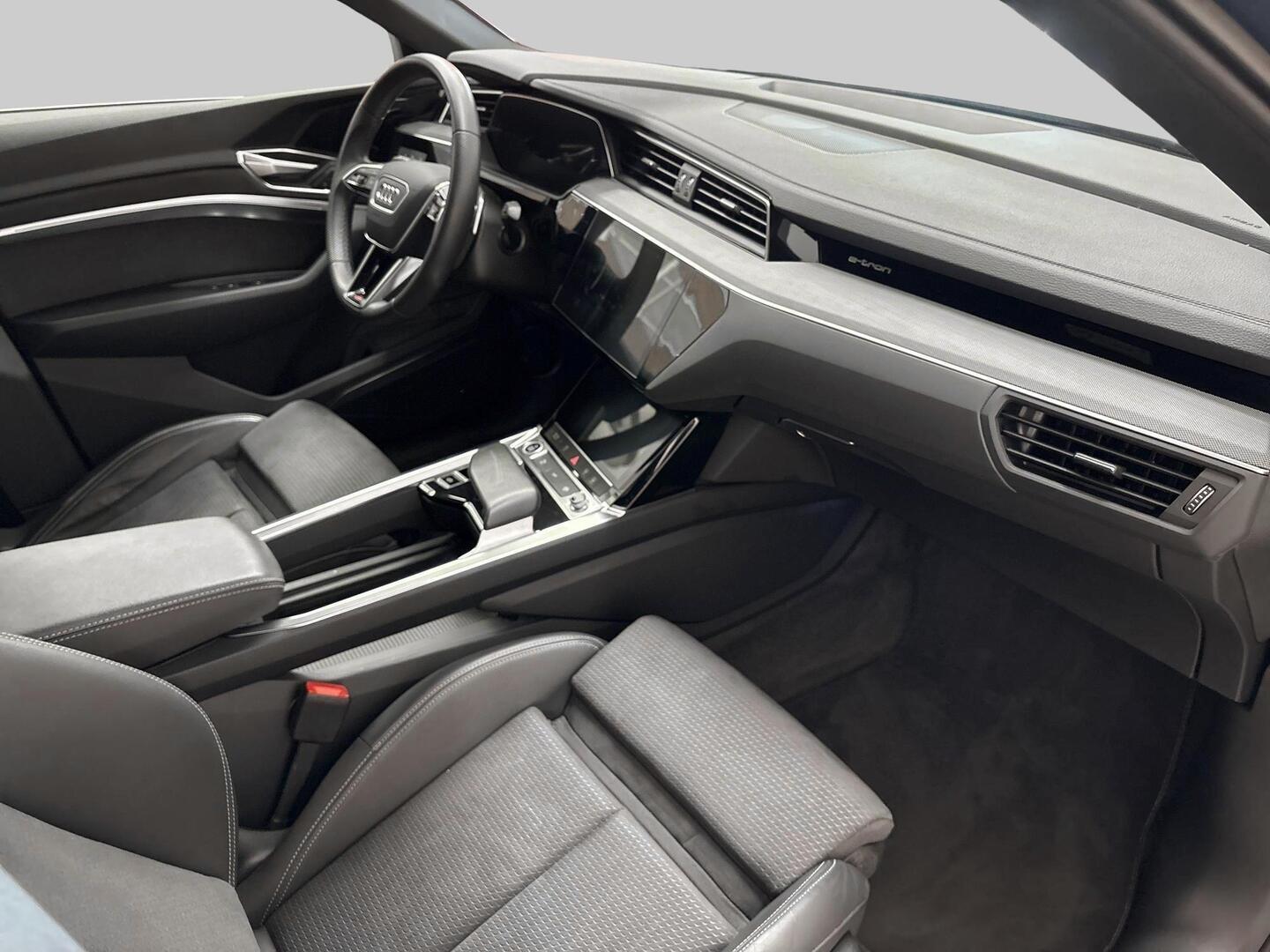 AUDI Q8 E-TRON 2024