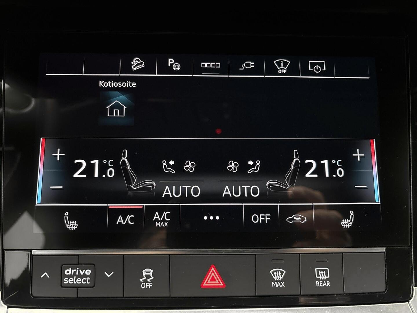 AUDI Q8 E-TRON 2024