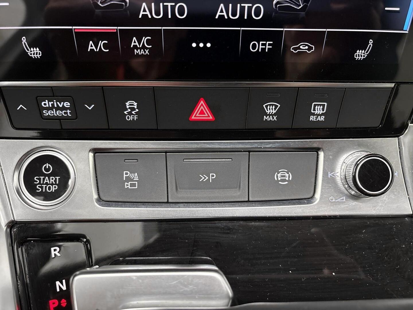 AUDI Q8 E-TRON 2024