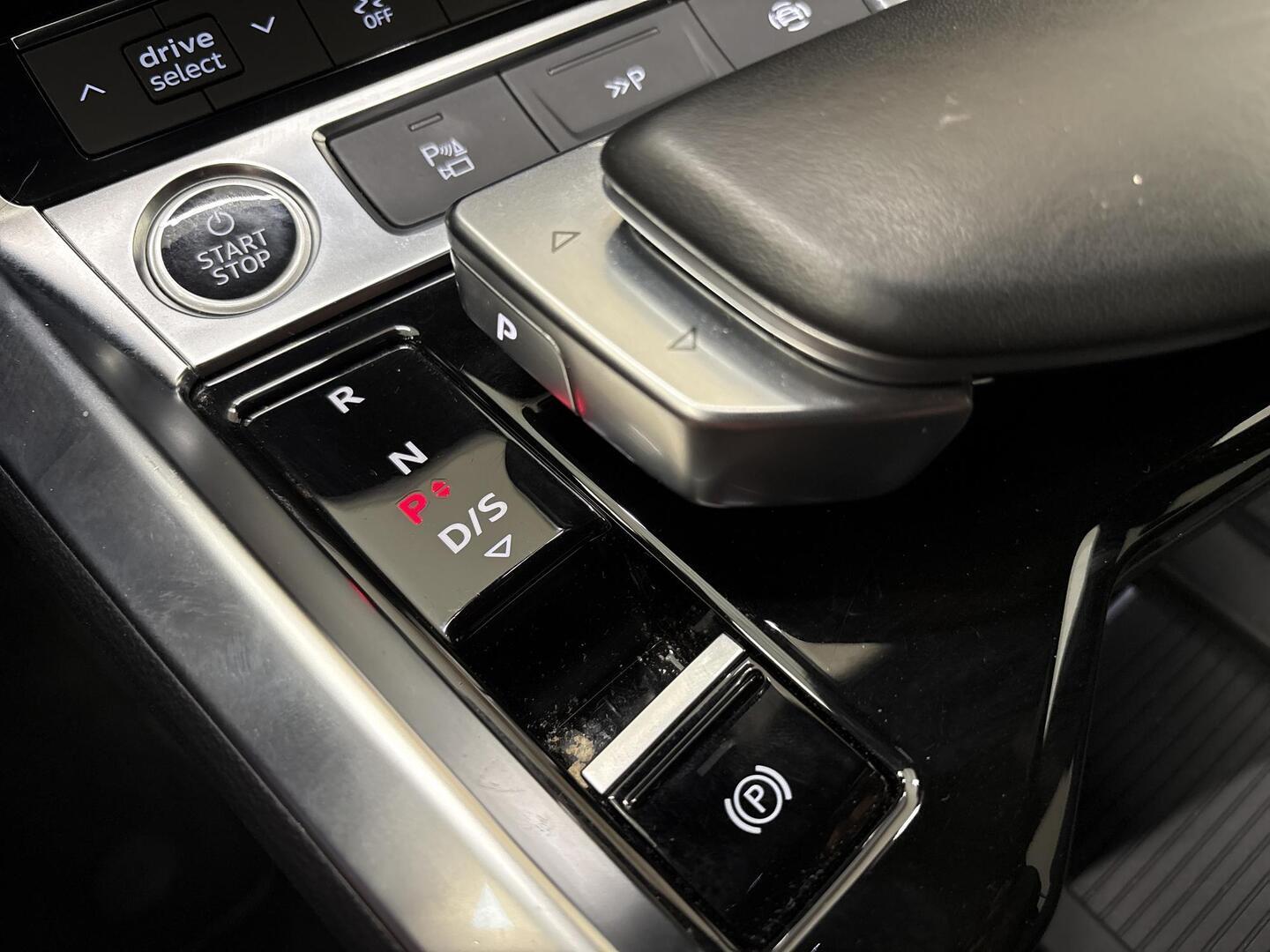 AUDI Q8 E-TRON 2024