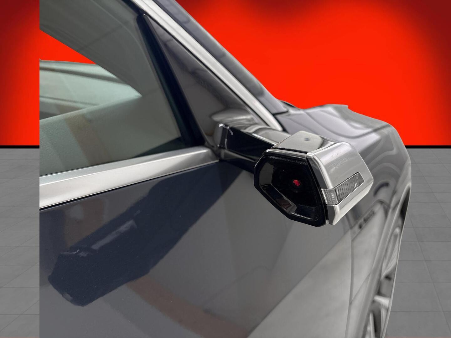 AUDI Q8 E-TRON 2024
