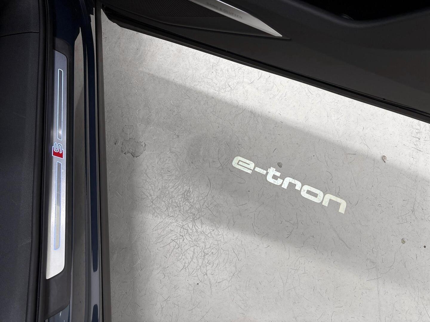 AUDI Q8 E-TRON 2024