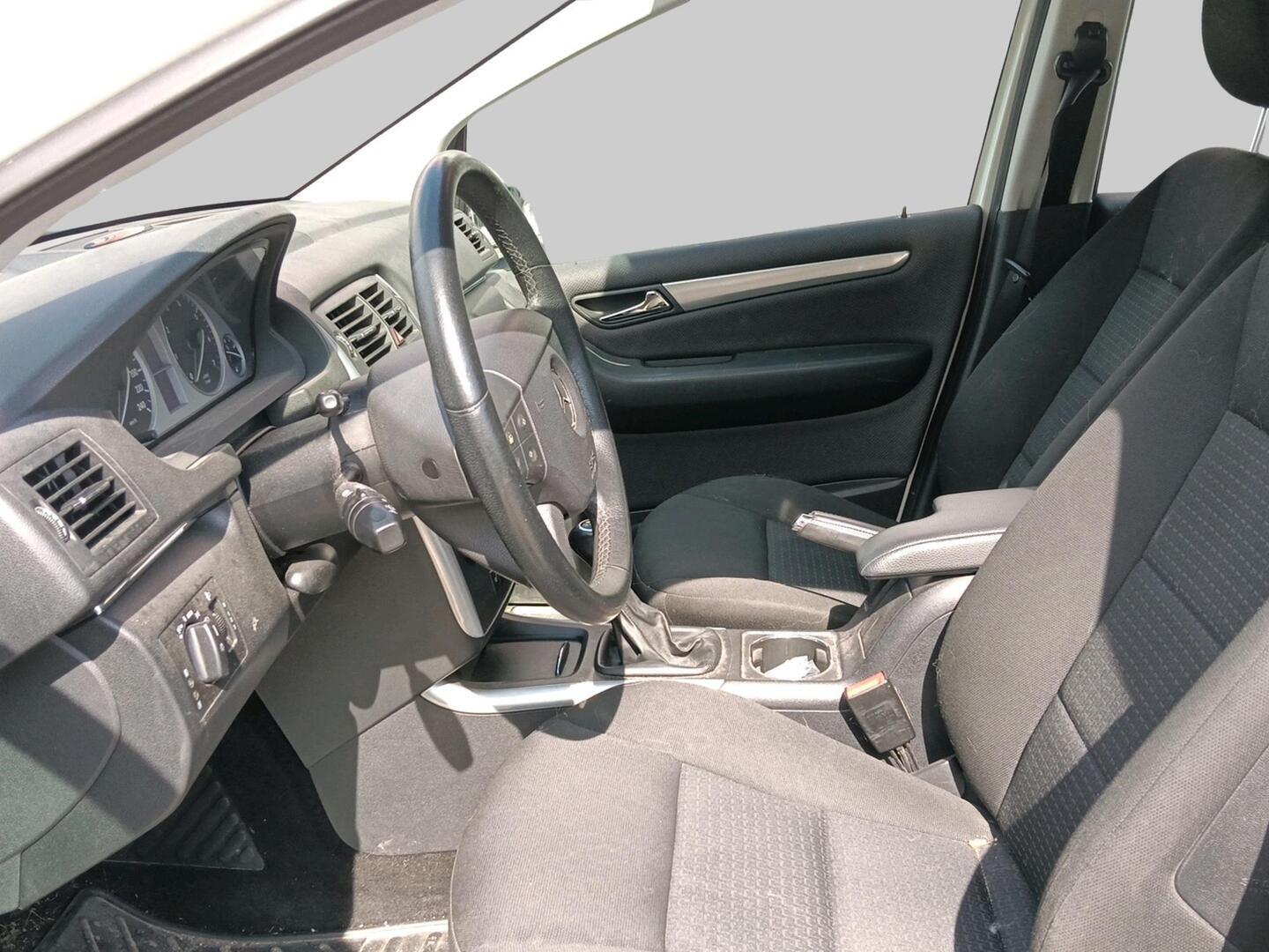 MERCEDES-BENZ B 2011