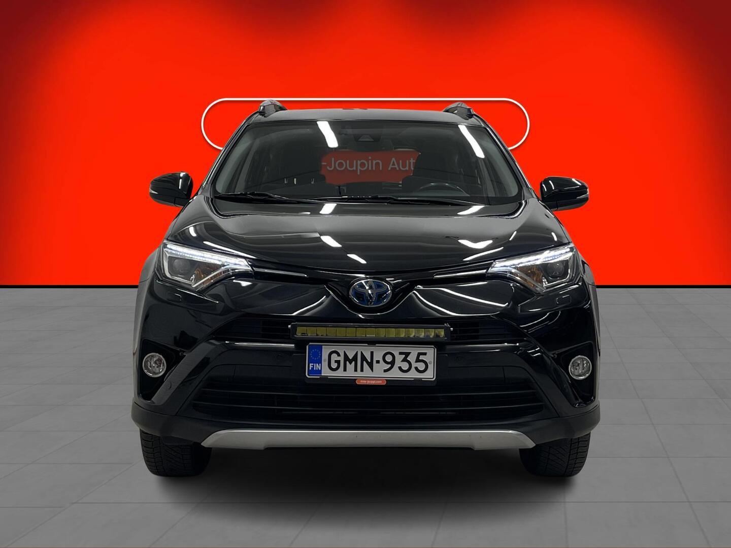 TOYOTA RAV4 2018