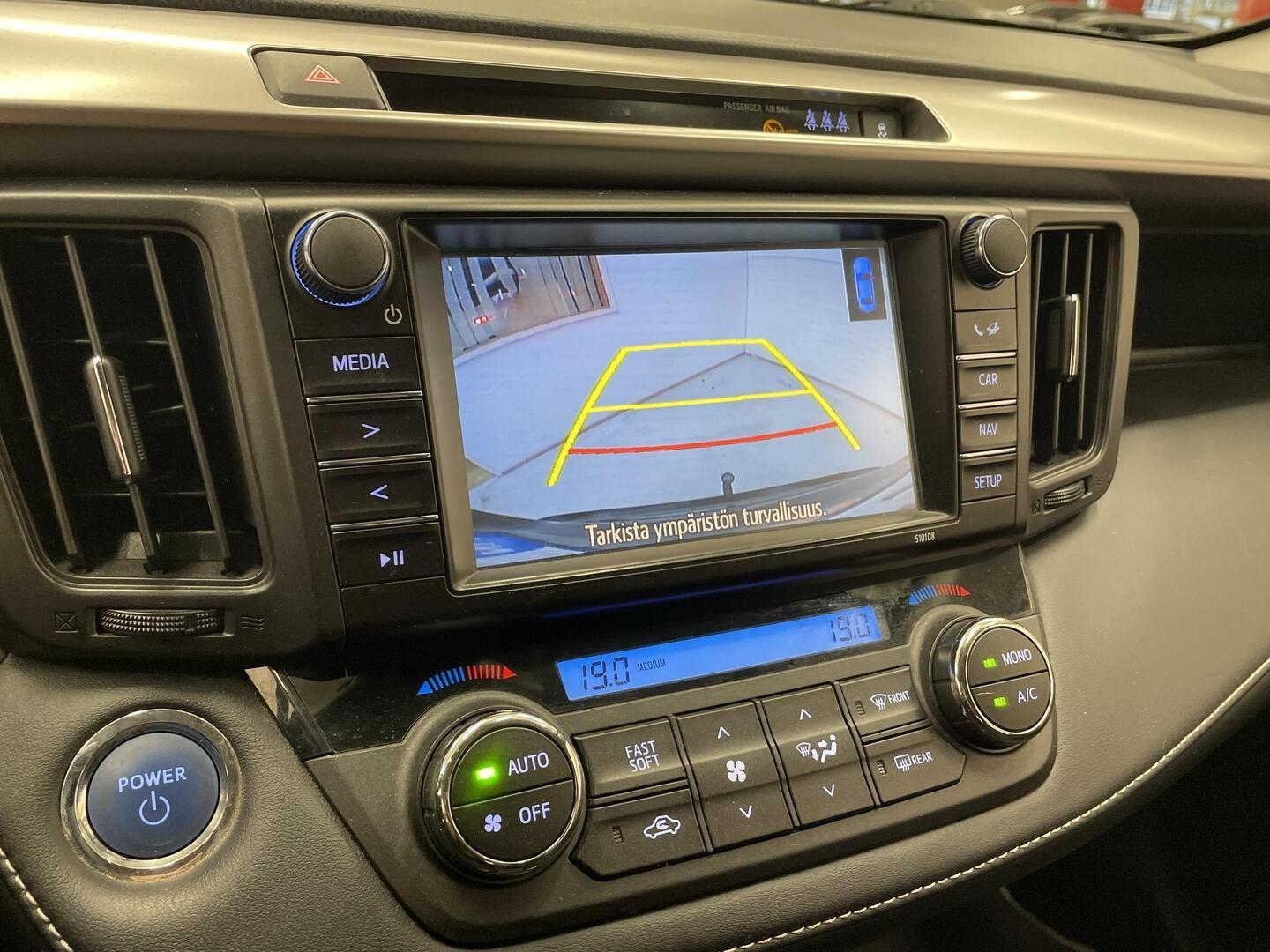 TOYOTA RAV4 2018