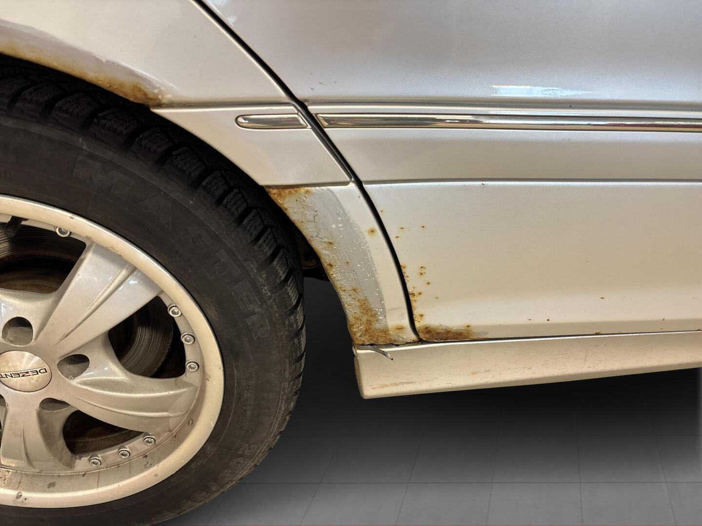 MERCEDES-BENZ C 2001
