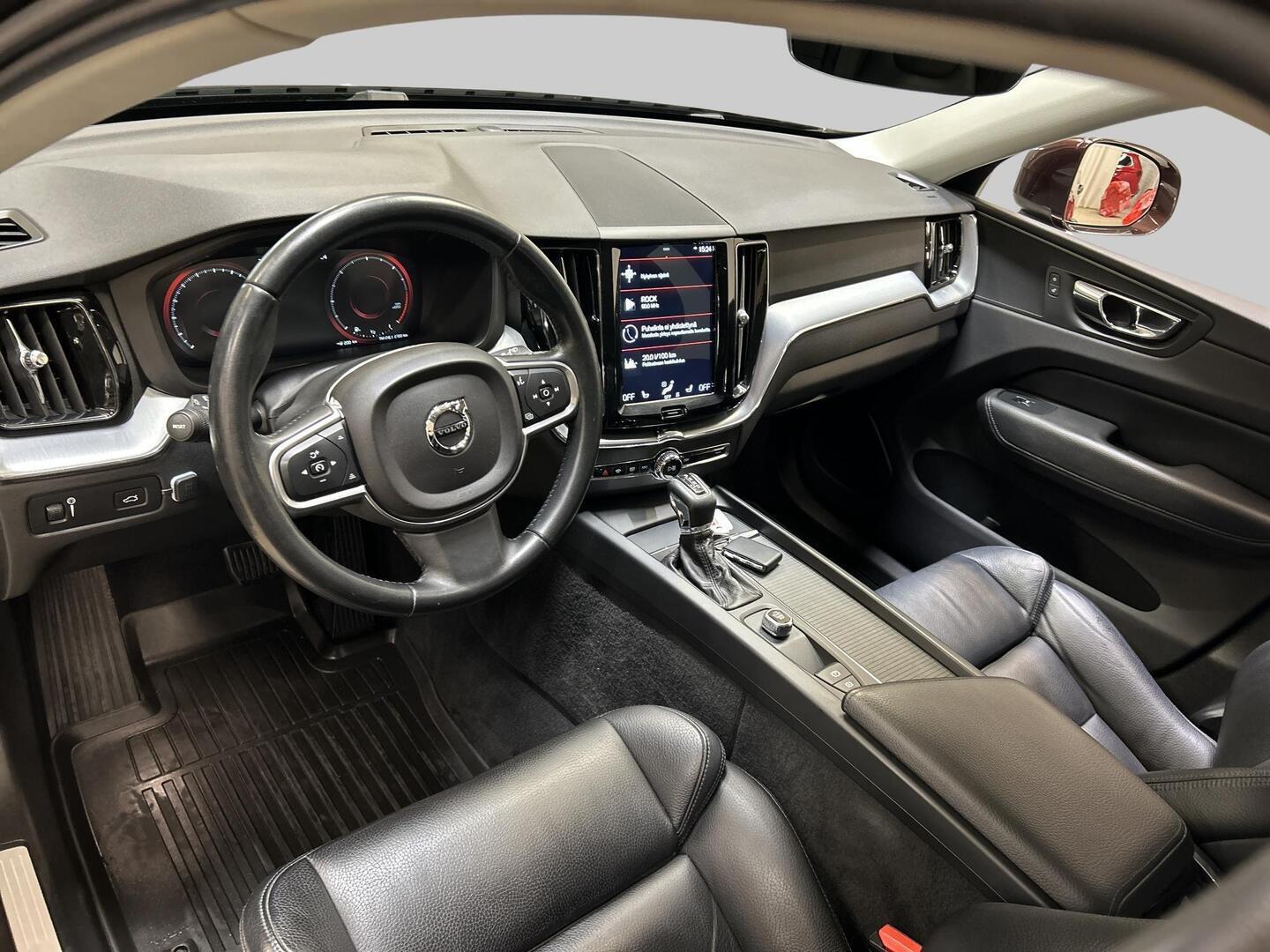 VOLVO XC60 2018
