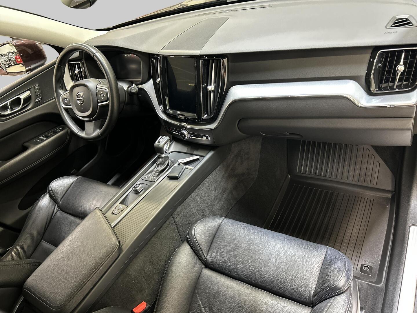 VOLVO XC60 2018