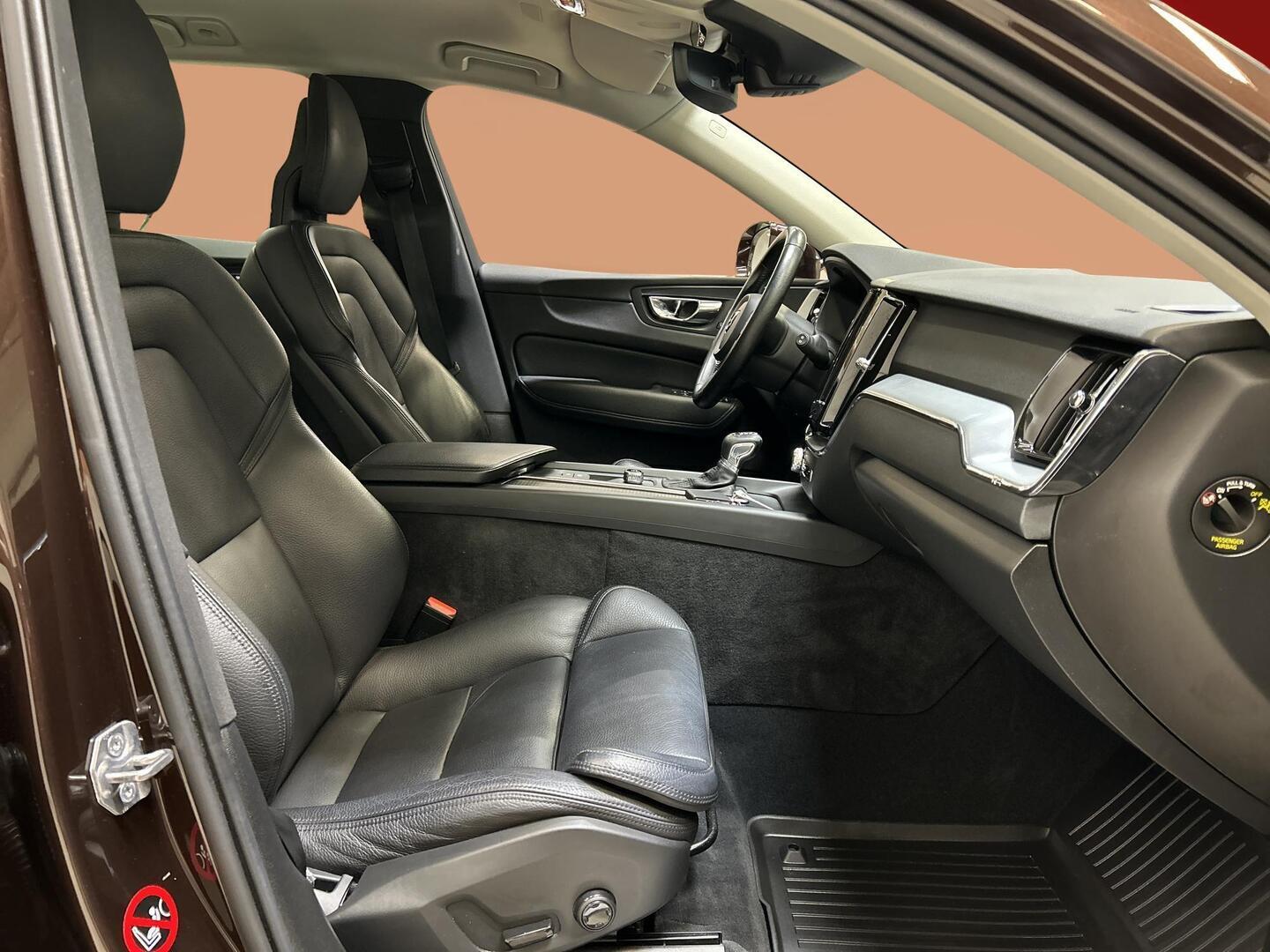 VOLVO XC60 2018