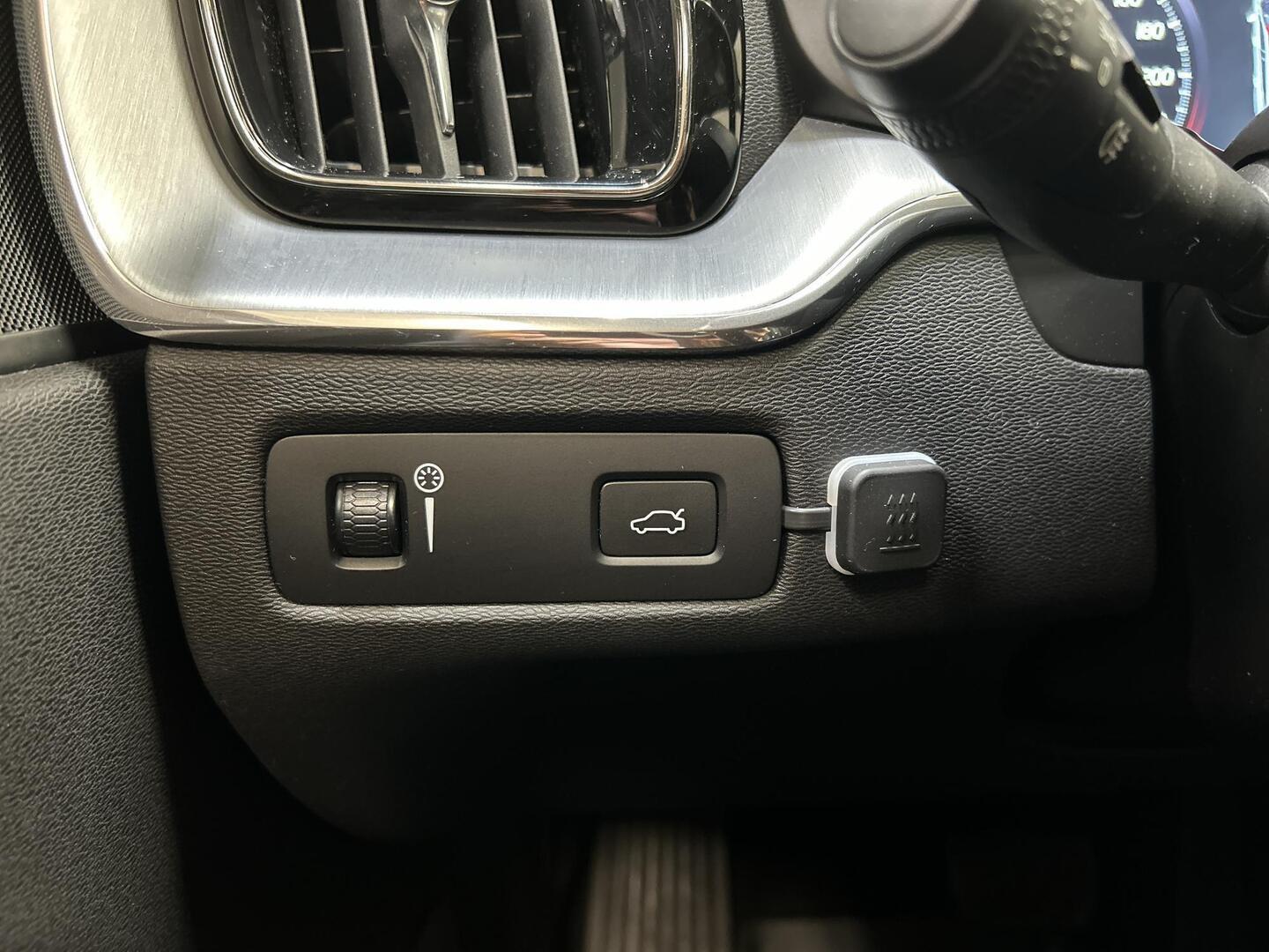 VOLVO XC60 2018