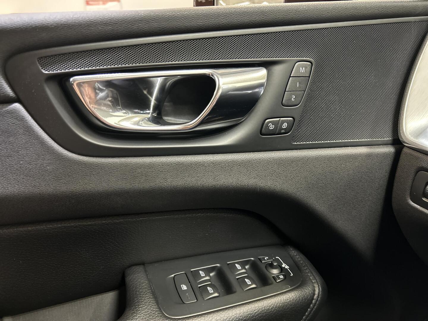 VOLVO XC60 2018