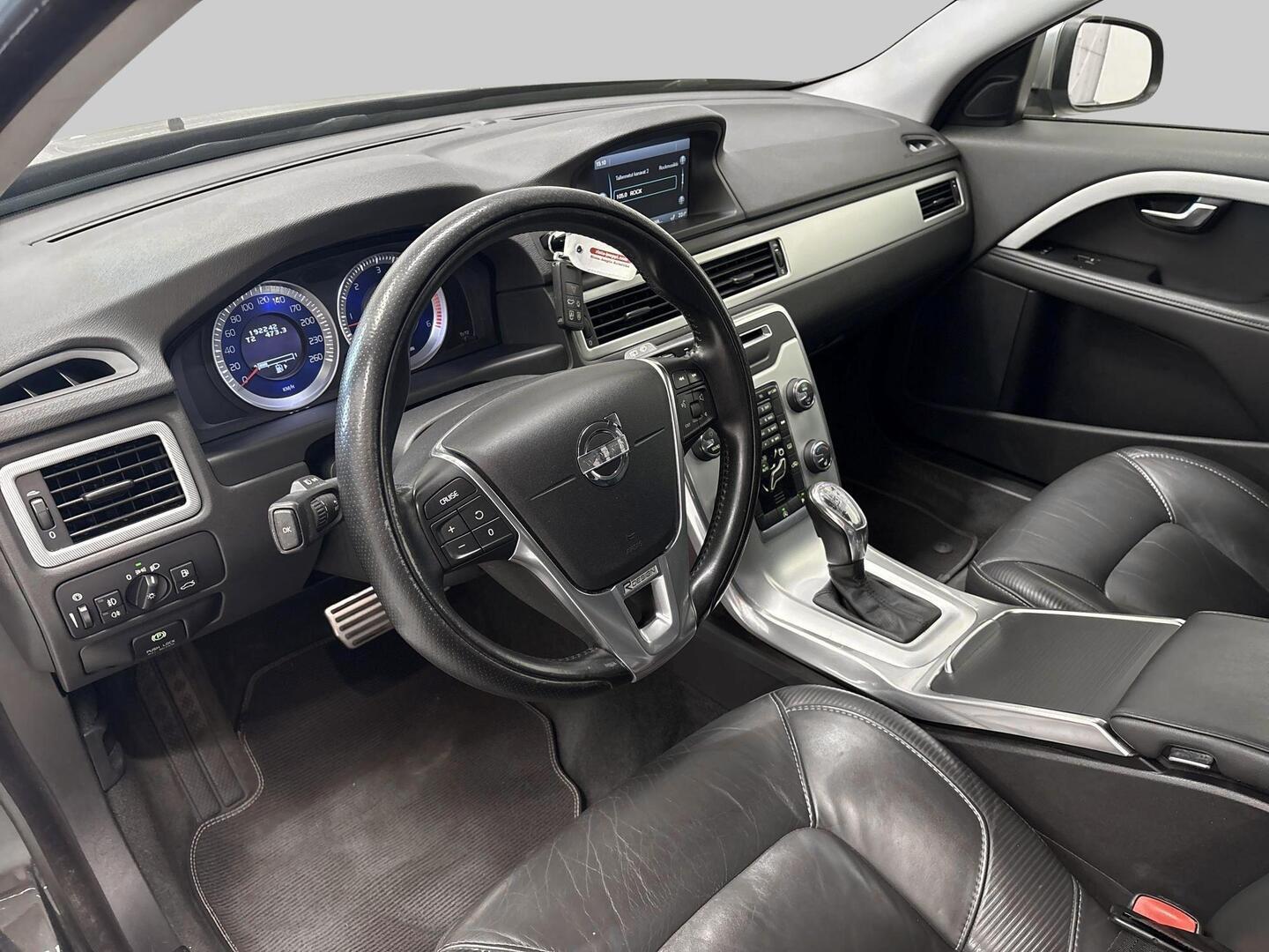 VOLVO V70 2013